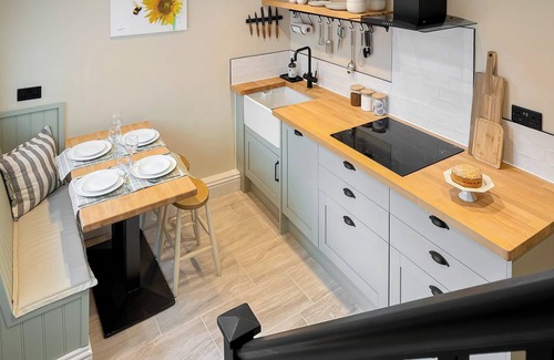 Howden Cottage | Cosy Cottage is set in Howden’s historic market town.