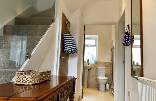 Boscombe House | Cosy cottage, short walk to Southbourne beach and restaurants