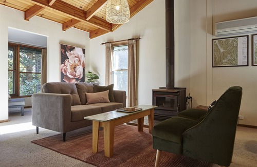 Wandiligong House | Cosy Country Getaway