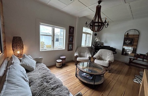 Leamington House | Cosy Cute Cambridge Home!