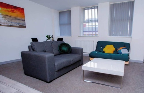 Woodlands Apartment | Cosy Executive City Apartment 2