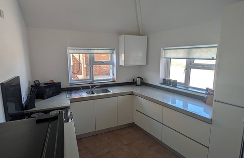 Rochford Cottage | Cosy Georgian cottage, Sleeps 6, 3 bedrooms, RSPB Wallasea Island escapes.