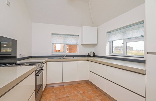 Rochford Cottage | Cosy Georgian cottage, Sleeps 6, 3 bedrooms, RSPB Wallasea Island escapes.