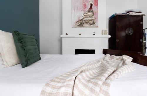 Launceston CBD House | Cosy Getaway with outdoor spaces