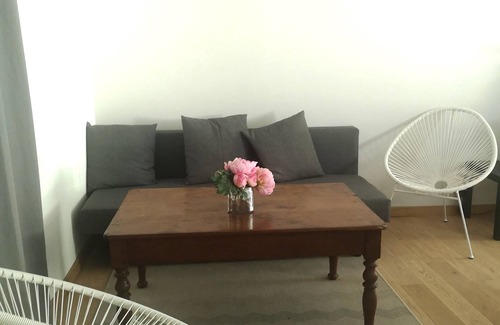 Charmes-sur-Rhone House | Cosy, green accommodation on ground floor