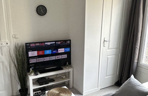 Gambetta Apartment | Cosy Home - 10 min From Paris