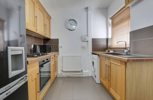 Hull House | Cosy home in Newland Avenue area