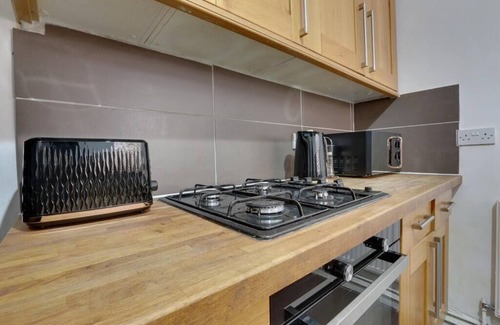 Hull House | Cosy home in Newland Avenue area