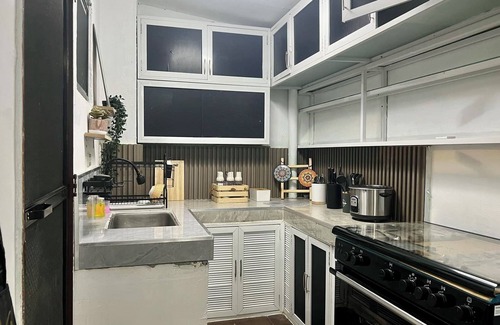 San Pablo House | Cosy home near tourist destinations, resorts & 1hr drive to beach. Pet-friendly!