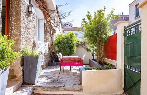 Silly-Gallieni Apartment | Cosy house 2 min away from Paris, Maison à la Porte de Paris, 6 bedrooms