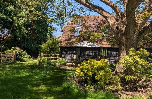 Granborough House | Cosy listed barn in peaceful country village