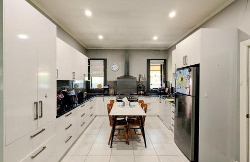Mount Gambier Apartment | Cosy Lodge Mount Gambier close to shopping, eating