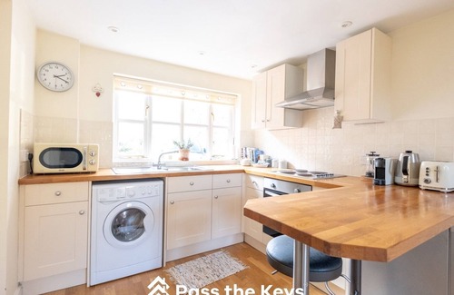 Radley House | Cosy loft apartment near Oxford I Pass the Keys