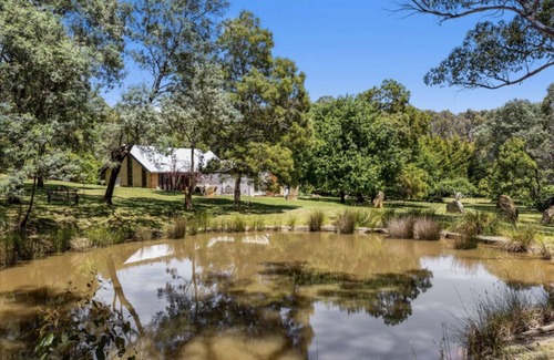 Dry Diggings Villa | Cosy luxurious villa 2 minutes from Daylesford