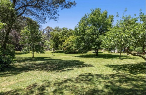 Dry Diggings Villa | Cosy luxurious villa 2 minutes from Daylesford