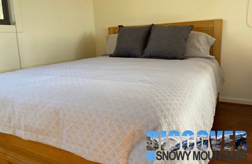Crackenback Apartment | Cosy Mountain Retreat off Alpine Way