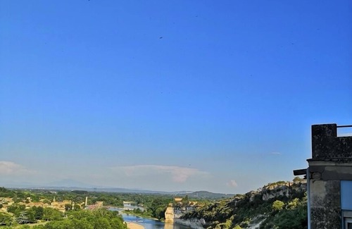 Pont-Saint-Esprit Villa | * Cosy new bungalow* private heated swimming pool with sun deck
