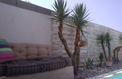 Pont-Saint-Esprit Villa | * Cosy new bungalow* private heated swimming pool with sun deck