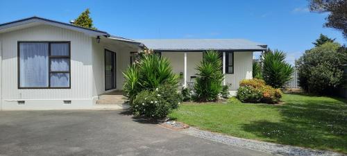 Motueka House | Cosy on Courtney