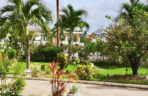 Blue Waters Apartment | Cosy one bedroom apartment on the beautiful south coast, close to Accra beach.