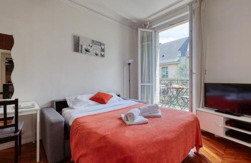 Saint-Merri Apartment | Cosy Parisian 1Bdr Flat - Prime Location le Marais