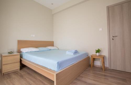 Neos Kosmos Apartment | Cosy Penthouse With Terrace Near Metro Station