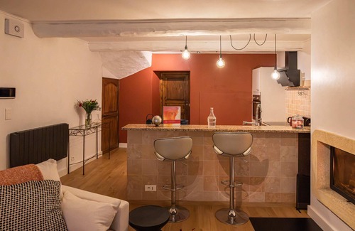 Molleges House | ★ Cosy Provencal town house in the heart of the Alpilles ★Close to all amenities