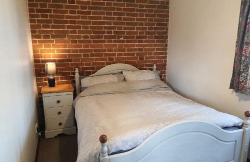 Chelmondiston House | Cosy Rural Barn Conversion 5 Min Drive To Pin Mill 1 BR + sofa bed