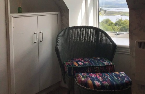 Waternish House | Cosy Sea view Skye Cottage for 6