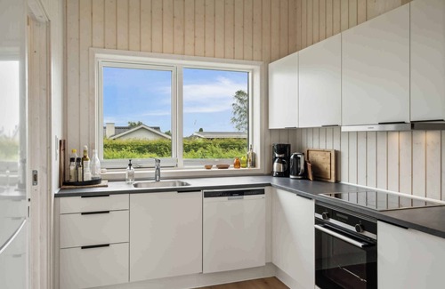 Strøby Ladeplads House | Cosy summerhouse near the waterfront