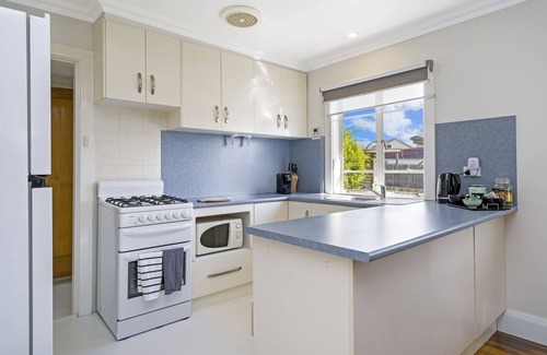 Newstead House | Cosy Tasmanian Home - 5min from CBD