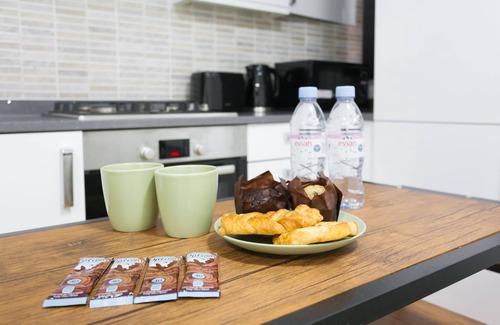 King's Cross House | Cosy Triple Room with Private Bathroom (En-suite)