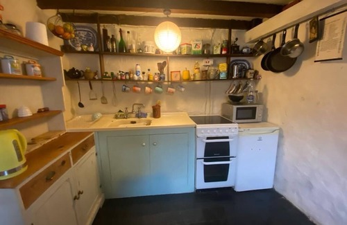 Llanberis Cottage | Cosy, Unmodernised, traditional 1 bedroom cottage, in Snowdonia