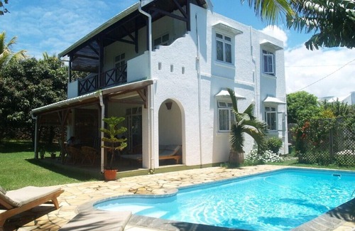 Calodyne Villa | Cosy villa in Mauritius with pool and garden and Hi Speed Internet connection