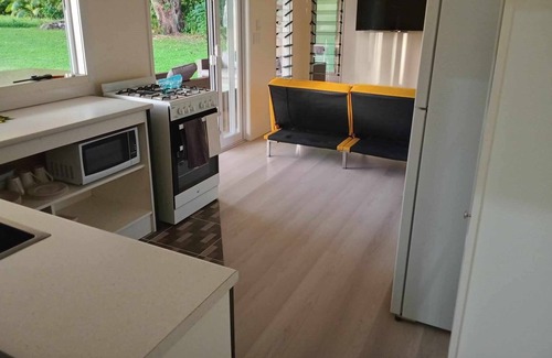 Tapere of Titikaveka House | Cosy villa set away from the noisy main road. Close to private beach.