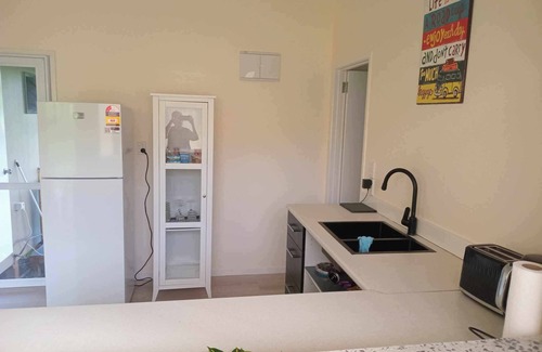 Tapere of Titikaveka House | Cosy villa set away from the noisy main road. Close to private beach.