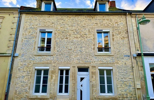 Grandcamp-Maisy House | Cosy village house with home cinema