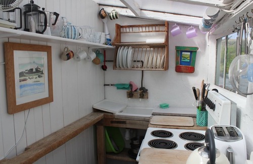Padstow Cabin | Cosy with a real Cornish feel right on the beach, near Padstow.
