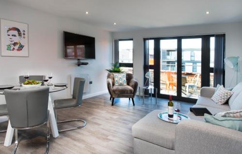 Central Milton Keynes Apartment | Cotels at 7Zero1 Serviced Apartments - Modern Apartments, Superfast Broadband, Free Parking, Centrally Located