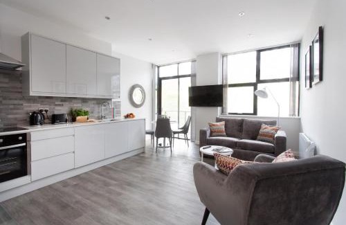 Central Milton Keynes Apartment | Cotels at 7Zero1 Serviced Apartments - Modern Apartments, Superfast Broadband, Free Parking, Centrally Located