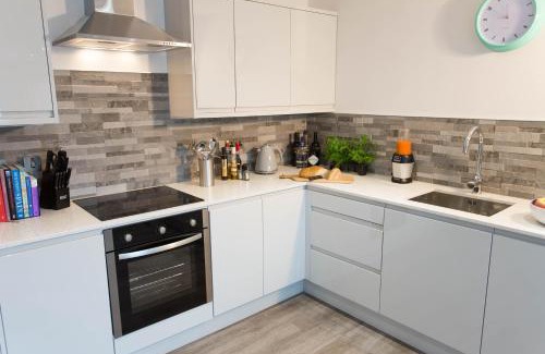 Central Milton Keynes Apartment | Cotels at 7Zero1 Serviced Apartments - Modern Apartments, Superfast Broadband, Free Parking, Centrally Located
