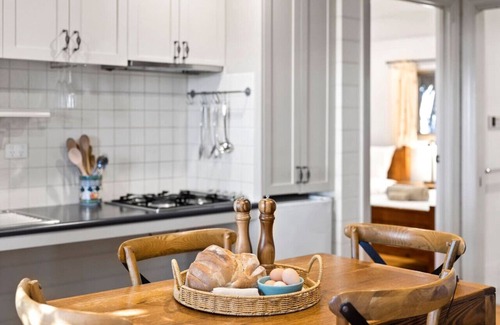 Portarlington House | Coton Cottage on the waterfront