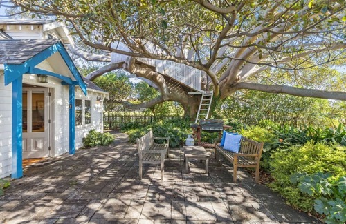 Portarlington House | Coton Cottage on the waterfront