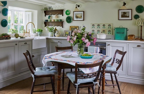 Southrop Cottage | Cotswolds Escape - Gorgeous Cottage With Spectacular Gardens