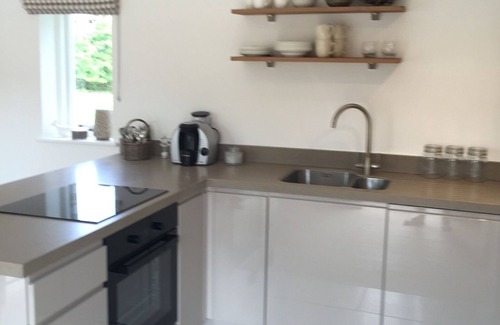 Wimpstone Cottage | Cotswolds heaven, feed the alpacas and relax in luxury cottage with hot tub