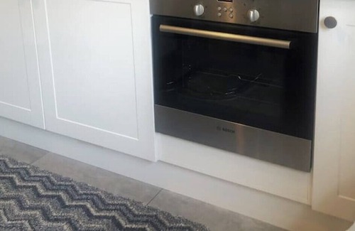 Tutbury Cottage | Cottage One -Oak - 25 minutes from Alton Towers
