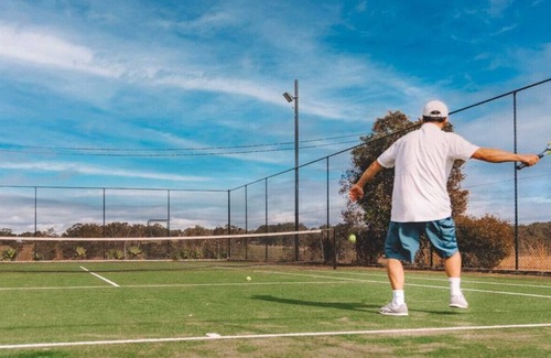 Cooranbong Cabin | Cottage 02 · Cheerful 3 Bedroom Farm Stay With Tennis Court
