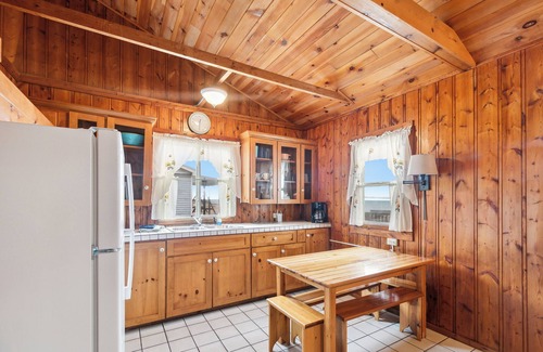 Greenbush Cabin | Cottage #1: 2BR/1BA Relaxing Lakefront Retreat!nn