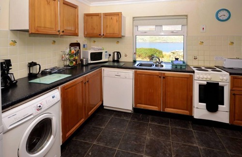 Renvyle Cottage | Cottage 101 - Moyard - sleeps 7 guests in 3 bedrooms