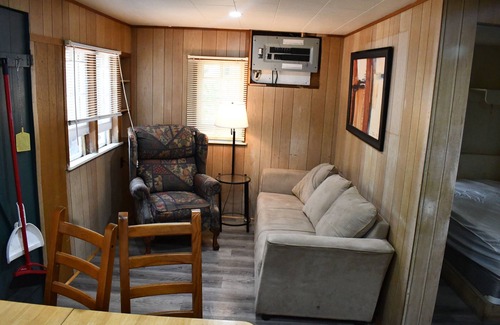Sauble Beach Cottage | Cottage #13 - Sauble Beach Private Beach Access